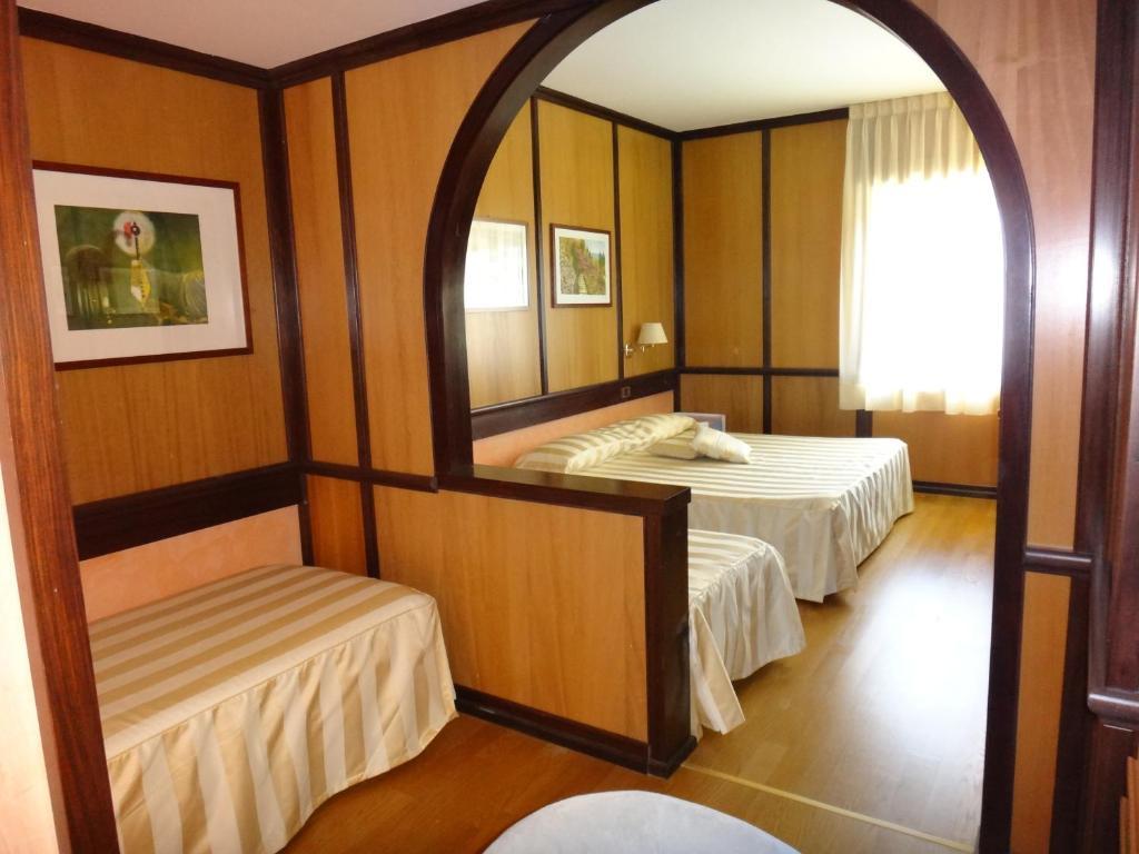 קטנזארו Benny Hotel חדר תמונה