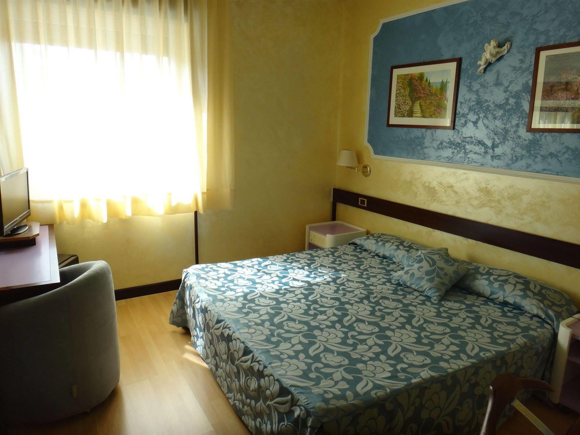 קטנזארו Benny Hotel מראה חיצוני תמונה